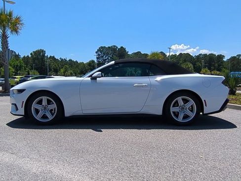 Used 2026 Ford Mustang Convertible RWD image 7