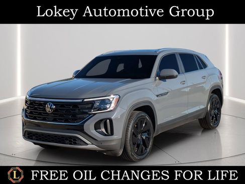 Certified 2024 Volkswagen Atlas Cross Sport SE w/ Panoramic Sunroof Package image 1