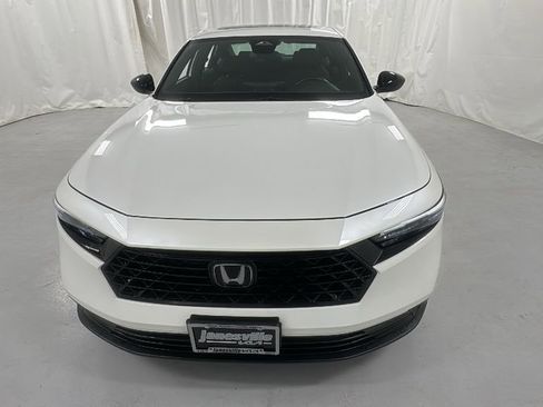 Used 2023 Honda Accord Sport image 8