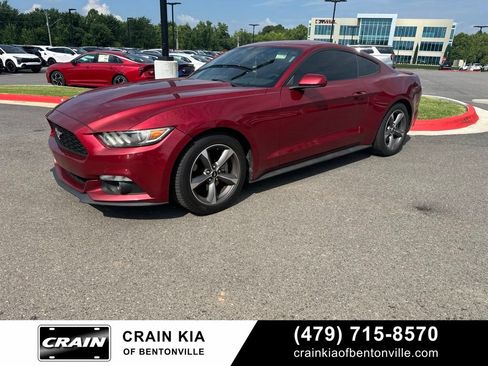 Used 2017 Ford Mustang Coupe RWD image 2