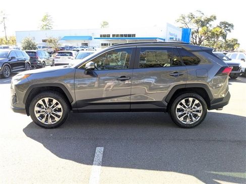 Used 2023 Toyota RAV4 XLE Premium image 11