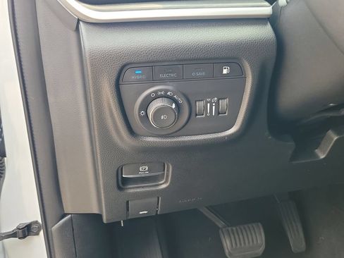 Used 2023 Jeep Grand Cherokee 4WD 4xe image 19