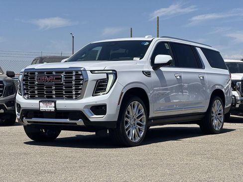 New 2026 GMC Yukon XL Denali w/ Denali Reserve Package AWD/4WD image 6