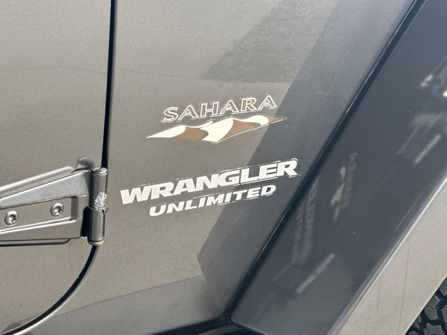 Used 2016 Jeep Wrangler Unlimited Sahara w/ Connectivity Group AWD/4WD image 6