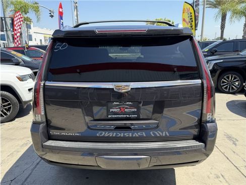 Used 2017 Cadillac Escalade Premium Luxury AWD/4WD image 12