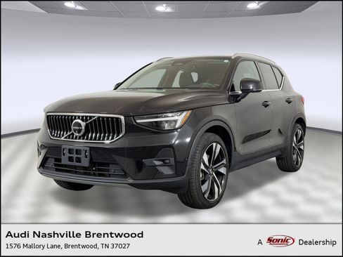 Used 2024 Volvo XC40 B5 Plus w/ Protection Package Premier AWD/4WD image 1