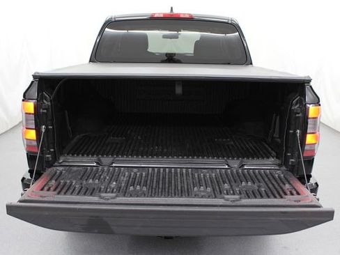 Used 2023 Nissan Frontier SV AWD/4WD image 13