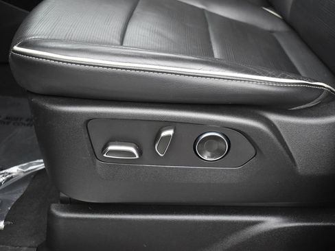 Used 2021 Cadillac Escalade Premium Luxury image 11