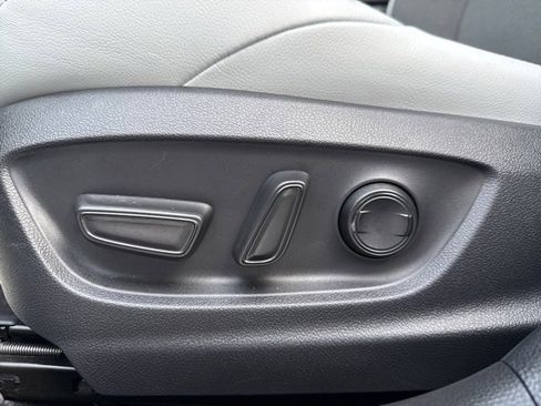 Certified 2025 Toyota Corolla XSE image 25