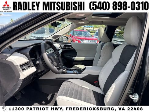 New 2026 Mitsubishi Outlander AWD image 3