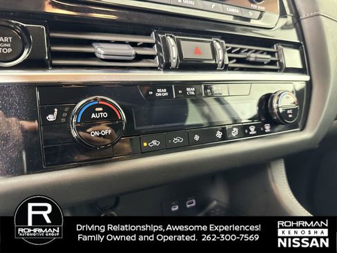 Certified 2025 Nissan Pathfinder SV image 10