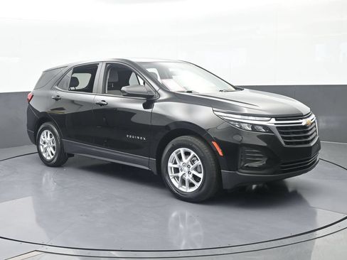 Used 2023 Chevrolet Equinox LS FWD image 8