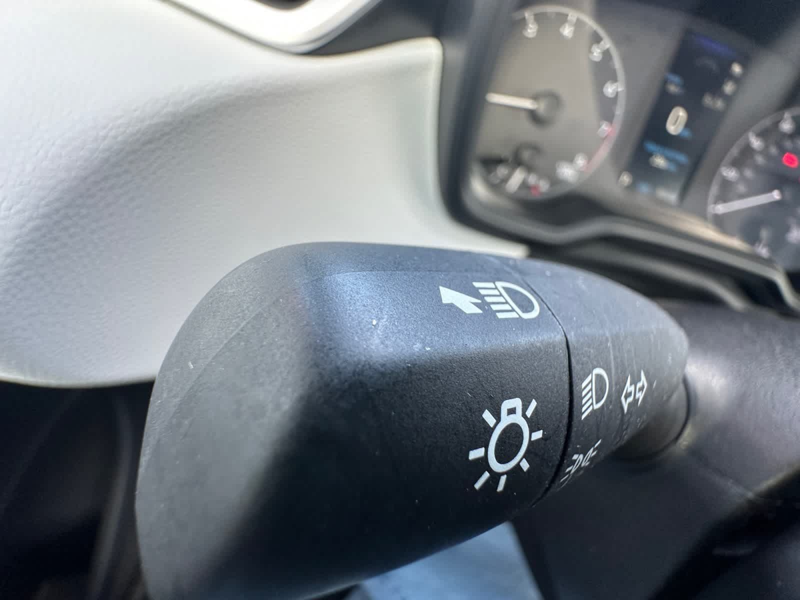Used 2025 Toyota Corolla SE w/ Convenience Package FWD image 27