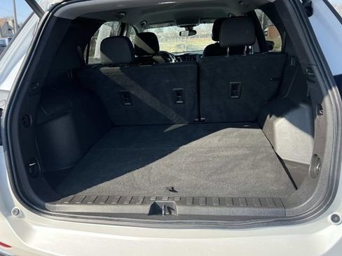 Used 2021 Chevrolet Equinox LT image 12