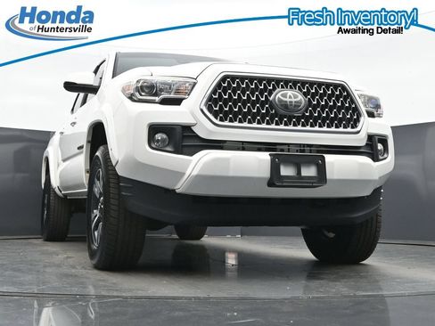 Used 2019 Toyota Tacoma TRD Sport AWD/4WD image 28