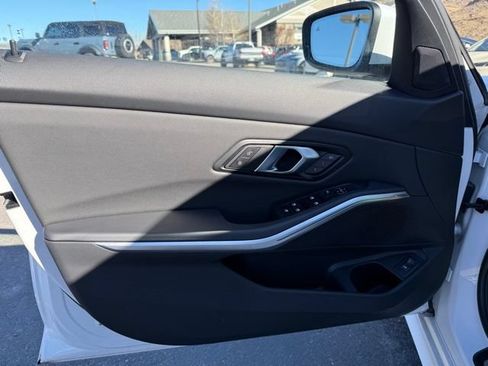 Used 2025 BMW 330i xDrive Sedan AWD/4WD image 13