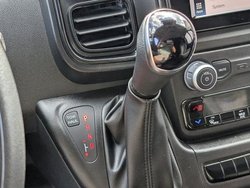 Used 2025 RAM ProMaster 2500 FWD image 18
