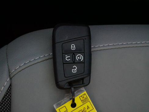 Certified 2022 Volkswagen Taos SE image 34