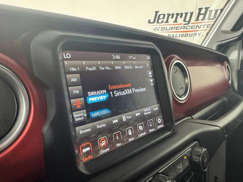 Used 2022 Jeep Wrangler Unlimited Rubicon AWD/4WD image 14