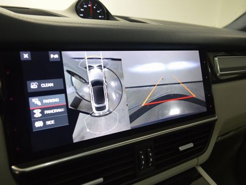 Certified 2021 Porsche Cayenne Coupe image 30