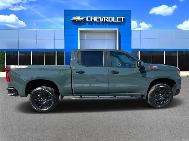 Used 2025 Chevrolet Silverado 1500 LT Trail Boss w/ LT Trail Boss Premium Package AWD/4WD image 2