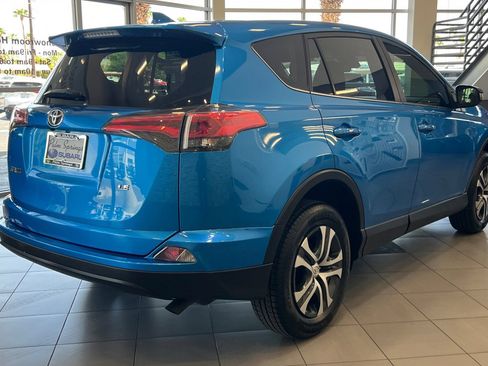 Used 2018 Toyota RAV4 LE w/ All Weather Liner Package FWD image 5