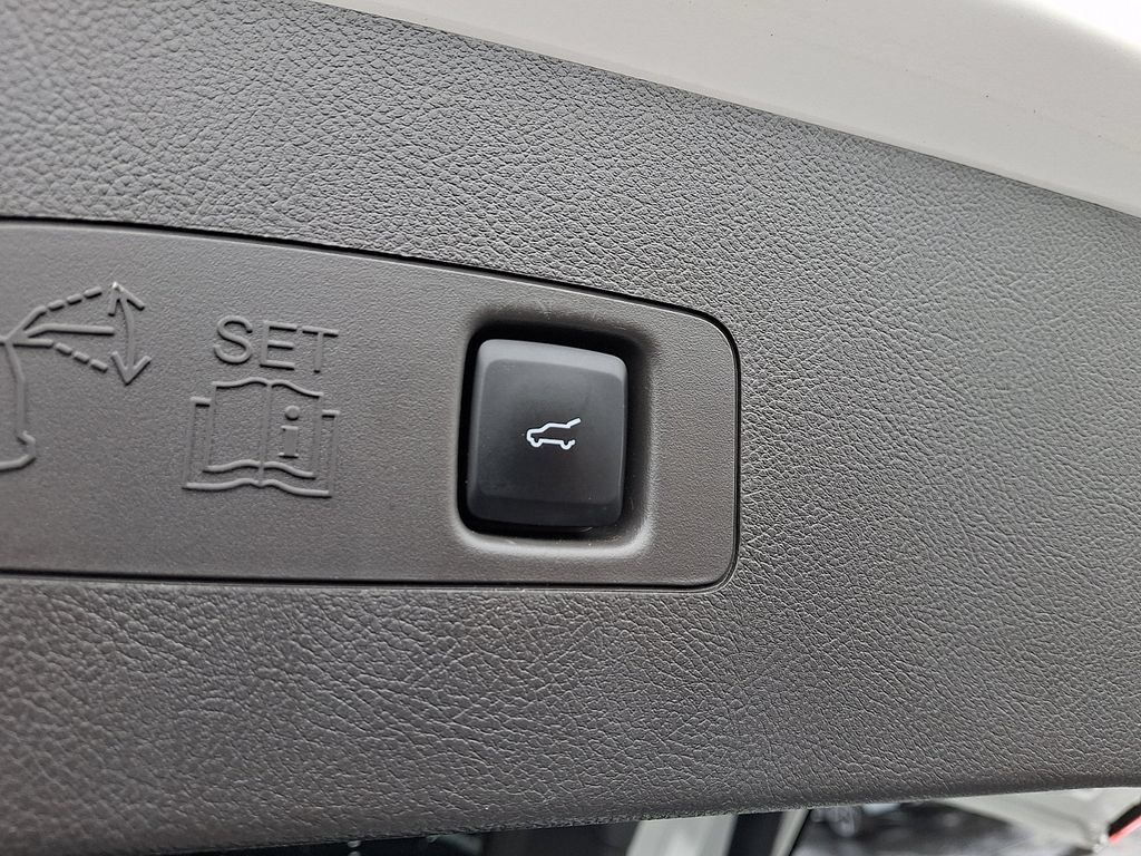 Certified 2020 Lincoln Corsair AWD w/ Equipment Group 101A image 29