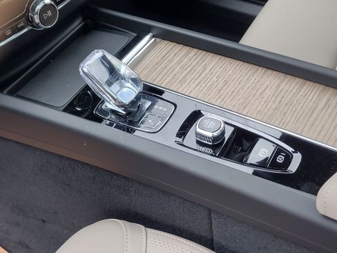 New 2026 Volvo XC60 B5 Plus w/ Protection Package Premier image 17