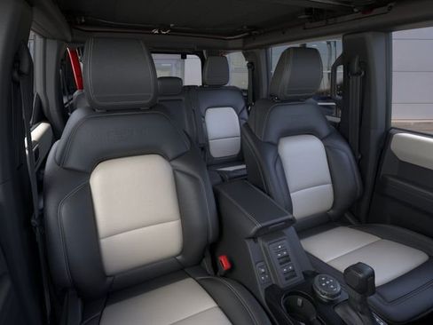 New 2026 Ford Bronco Outer Banks w/ Sasquatch Package AWD/4WD image 10