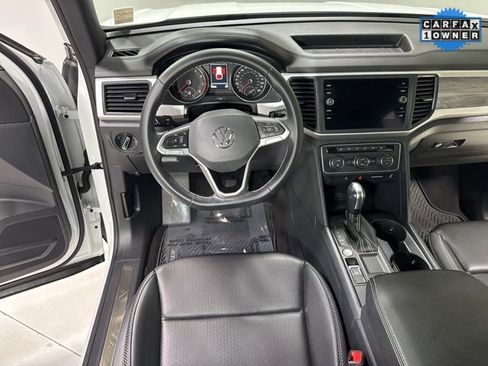 Used 2021 Volkswagen Atlas Cross Sport SE w/ Panoramic Sunroof Package image 15
