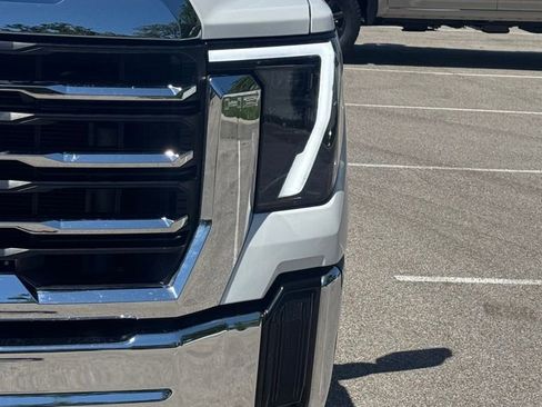 Used 2024 GMC Sierra 2500 SLE w/ SLE Value Package; AWD/4WD image 6