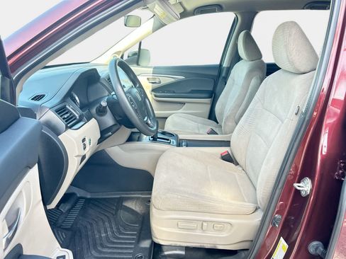 Used 2018 Honda Pilot EX image 11