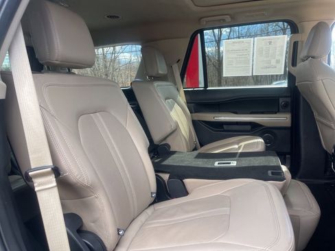 Used 2024 Ford Expedition Limited AWD/4WD image 23