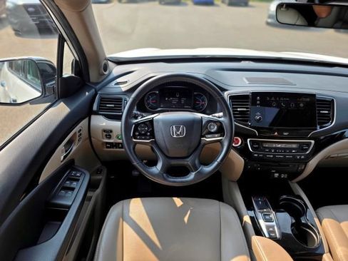 Used 2022 Honda Pilot Touring image 12
