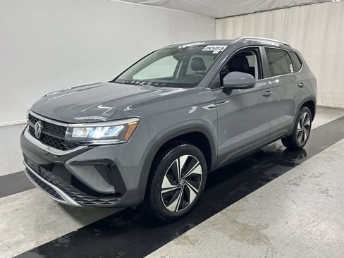 Certified 2023 Volkswagen Taos SE AWD/4WD image 5
