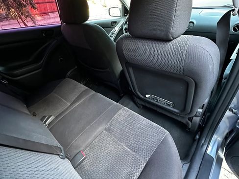 Used 2005 Toyota Matrix FWD image 20