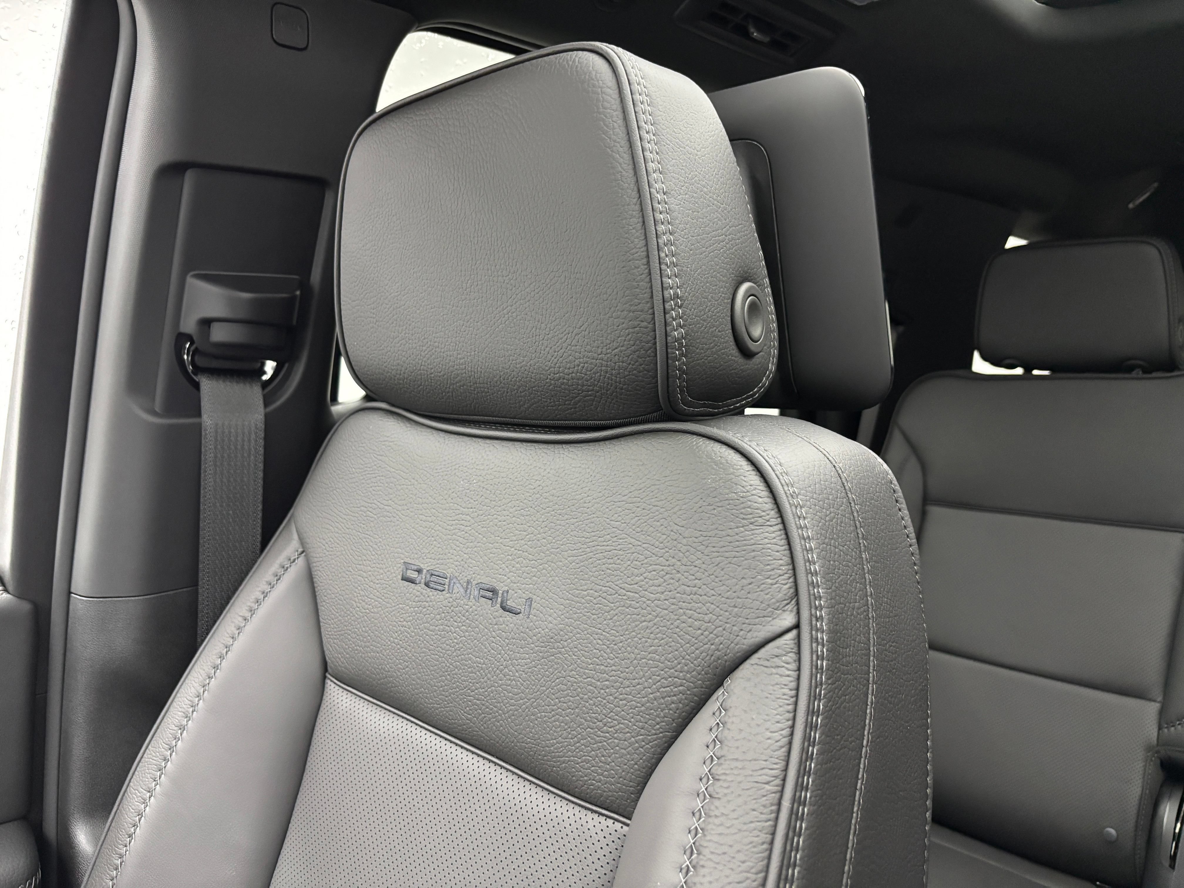 New 2026 GMC Yukon Denali w/ Advanced Technology Package AWD/4WD image 52