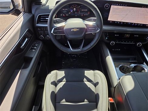 New 2025 Chevrolet Suburban Premier image 9