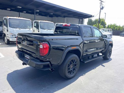 New 2026 GMC Canyon Denali w/ LPO, Denali Black Edition AWD/4WD image 5