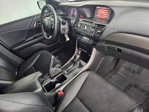 Used 2017 Honda Accord Sport image 11