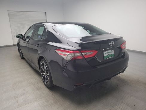 Used 2018 Toyota Camry SE w/ Moonroof Package FWD image 5