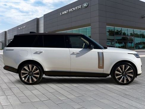 Used 2024 Land Rover Range Rover SV AWD/4WD image 6