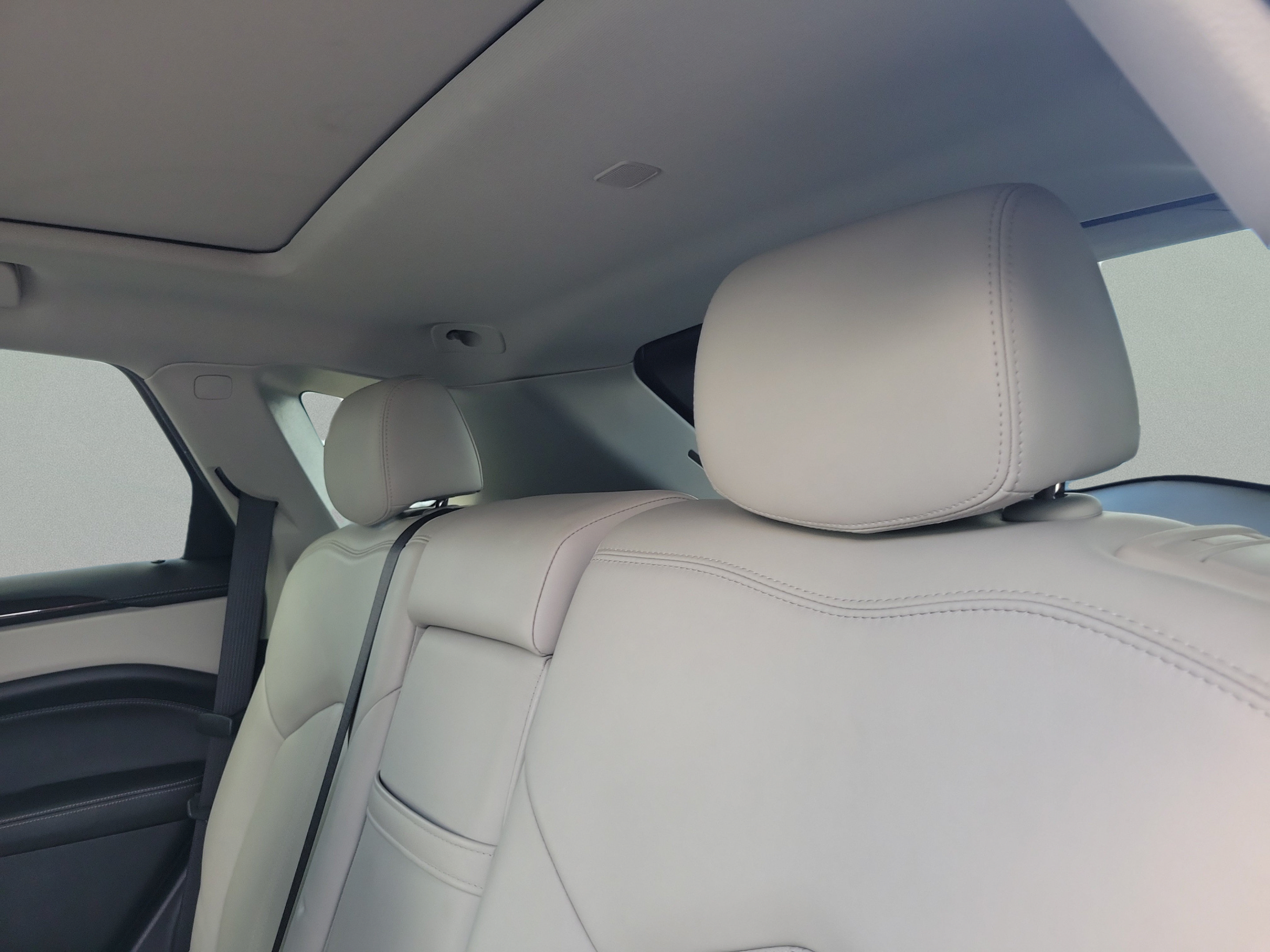 Used 2016 Cadillac SRX Performance w/ Driver Awareness Package FWD image 16
