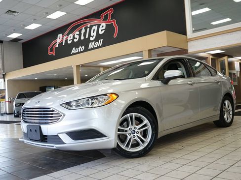 Used 2018 Ford Fusion SE w/ Fusion SE Technology Package FWD image 21
