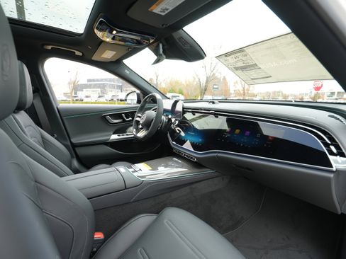 New 2026 Mercedes-Benz E 53 AMG e 4MATIC Sedan image 36