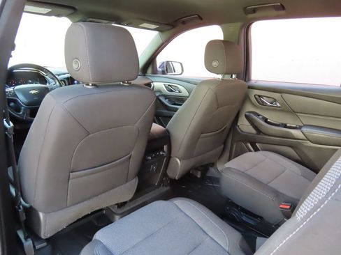 Certified 2022 Chevrolet Traverse LT w/ LPO, Floor Liner Package AWD/4WD image 25