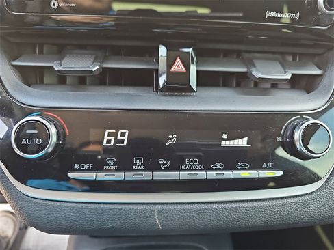 Used 2022 Toyota Corolla LE w/ Carpet Mat Package (TMS) image 21