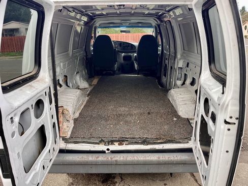 Used 2004 Ford E-150 and Econoline 150 image 14