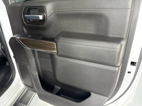 Used 2021 Chevrolet Silverado 1500 LT Trail Boss w/ Convenience Package II AWD/4WD image 28