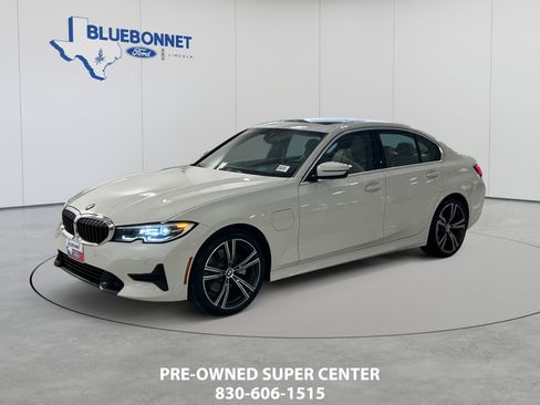 Used 2021 BMW 330e w/ Convenience Package RWD image 1